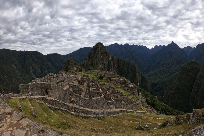 machu-picchu-full-day-group-services