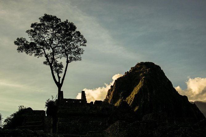 machu-picchu-tour-by-van-train-2-days-tour