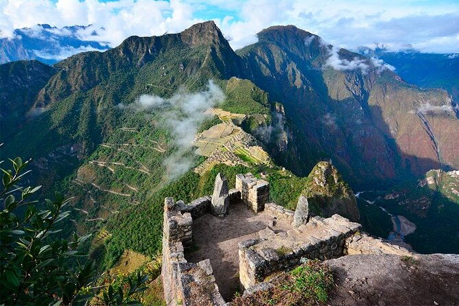 machu-picchu-tour-huayna-picchu-mountain