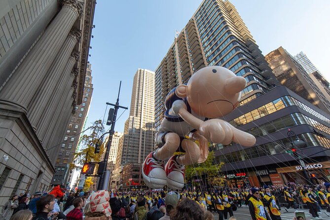 macys-thanksgiving-day-parade-premium-viewing-brunch-2025