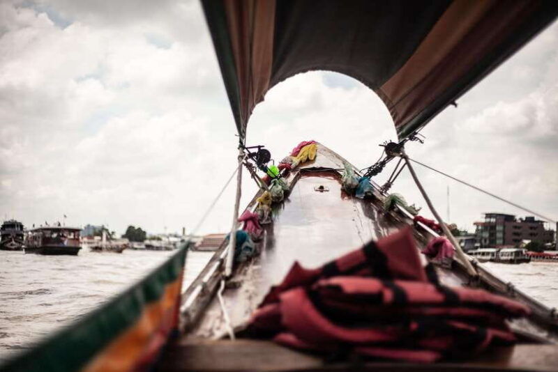 mad-monkey-bangkok-canal-tour