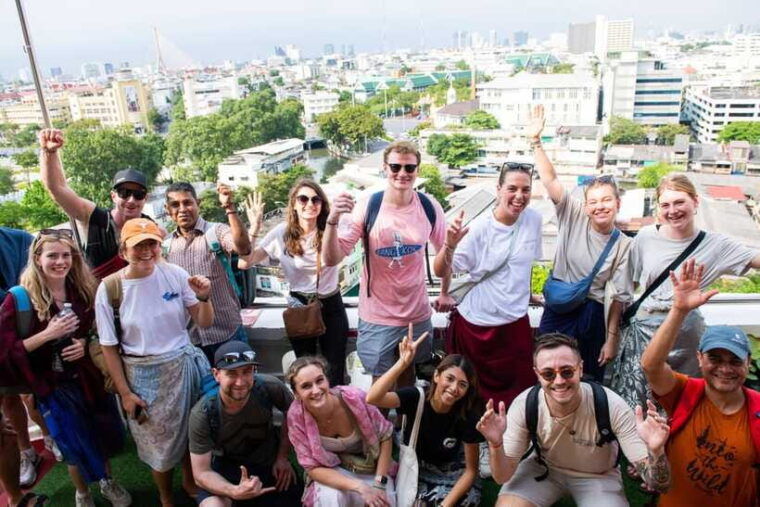 mad-monkey-bangkok-city-session-walking-tour