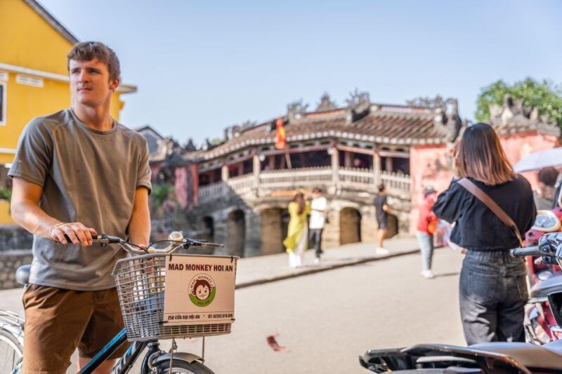 mad-monkey-hoi-an-bicycle-tour