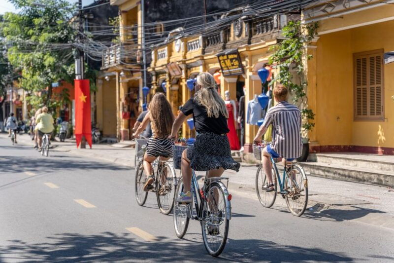 mad-monkey-hoi-an-bicycle-tour