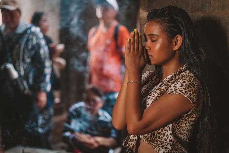 mad-monkey-siem-reap-sunrise-angkor-wat-temple-tour