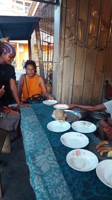 MADAGASCAR DIEGO SUAREZ: STREETFOOD TOUR - An In-Depth Look at the Diego-Suarez Streetfood Tour