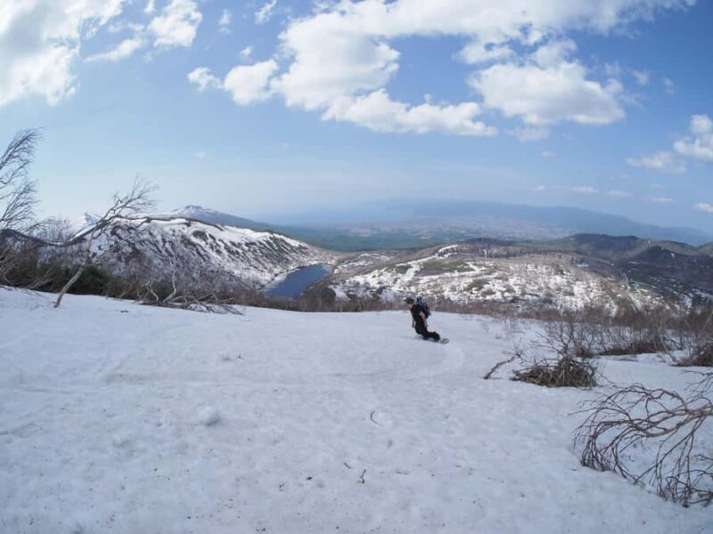 Madarao/Nozawaonsen: Private Ski or Snowboard Photoshoot - Exploring the Experience