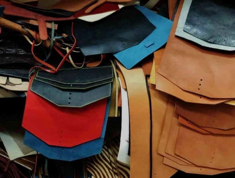 Made in Tuscany: Leather Craft, Local Wines & Outlet Finds - Exploring the Heart of Tuscan Leather Craftsmanship