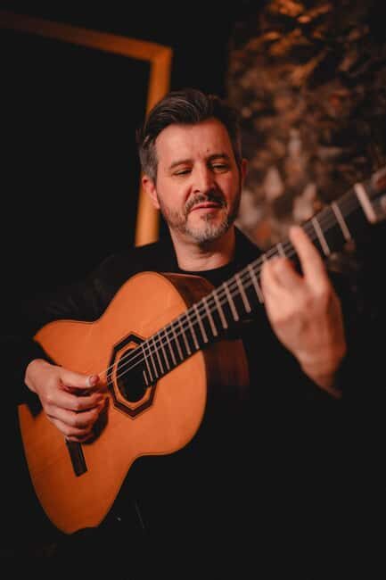 Madeira: Fado Show with Madeira Wine - What to Expect from the Fado Show in Madeira  