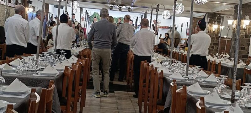madeira-folk-dancing-show-and-traditional-local-dinner