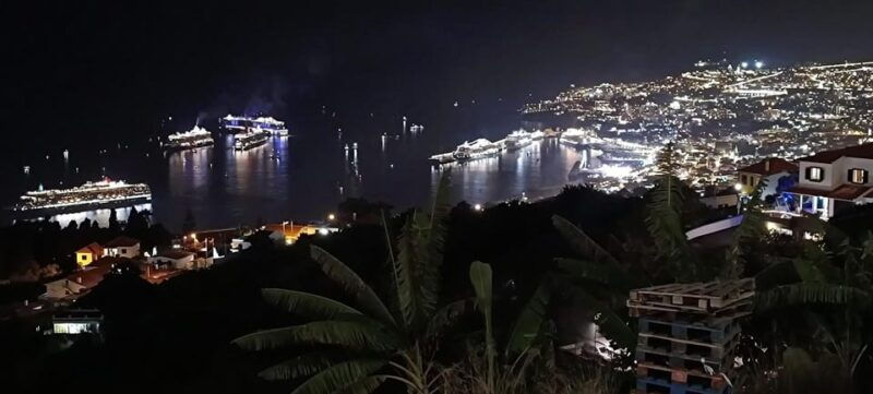 madeira-folk-dancing-show-and-traditional-local-dinner