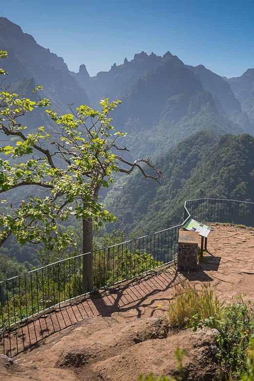 madeira-funchaleast-tour-pico-arieiro-santanalaurissilva