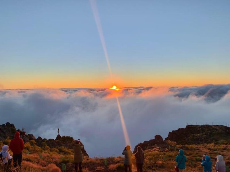 madeira-heavenly-sunset-pico-do-arieiro-with-snacks-wine