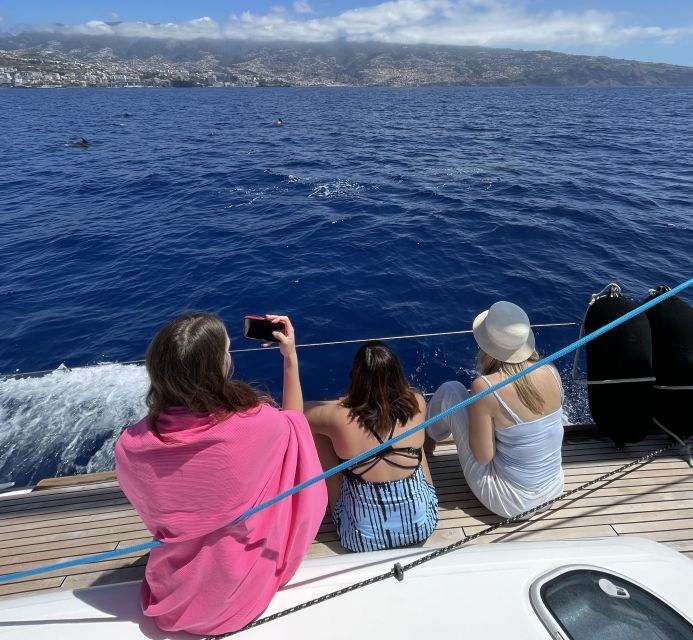 madeira-luxury-yacht-sailing-sunset-tour