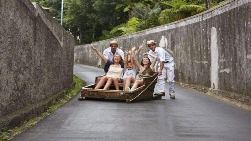 madeira-monte-sightseeing-tour-toboggan-sled-ride