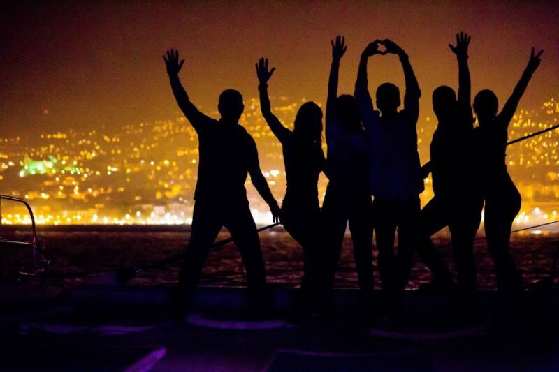 madeira-new-years-eve-fireworks-by-catamaran