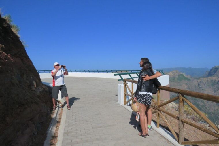 madeira-nuns-valleys-and-pico-areeiro-4x4-tour