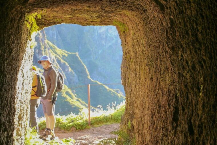 madeira-pico-do-arieiro-to-pico-ruivo-guided-hike