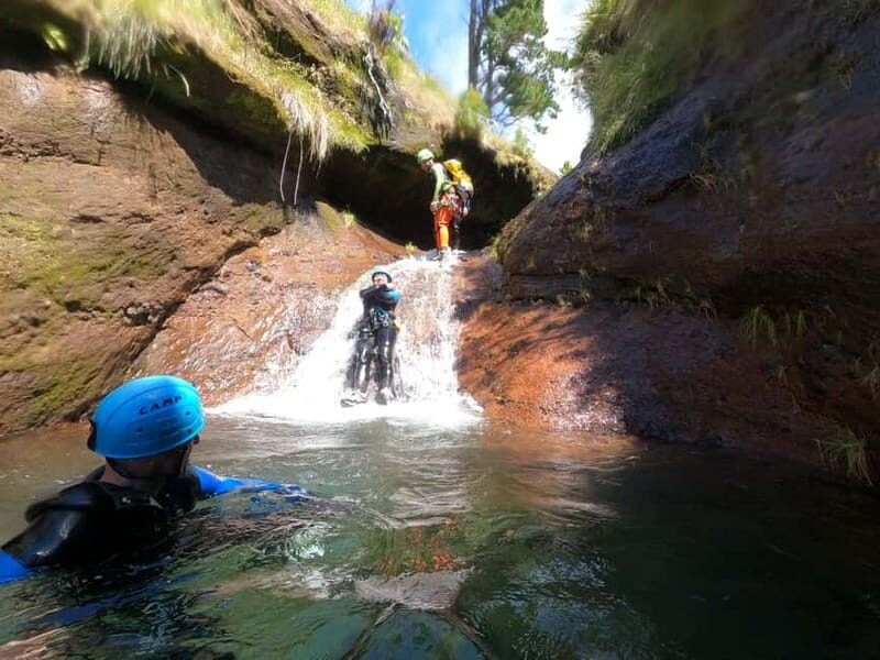 Madeira : Ribeira das Cales Canyoning (Level 1) - The Equipment and Safety Measures