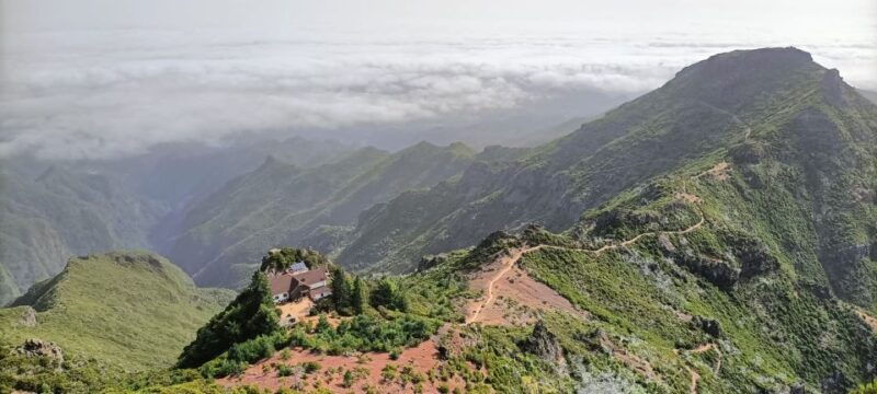 madeira-shuttle-for-sunrise-hike-at-pico-do-arieiro
