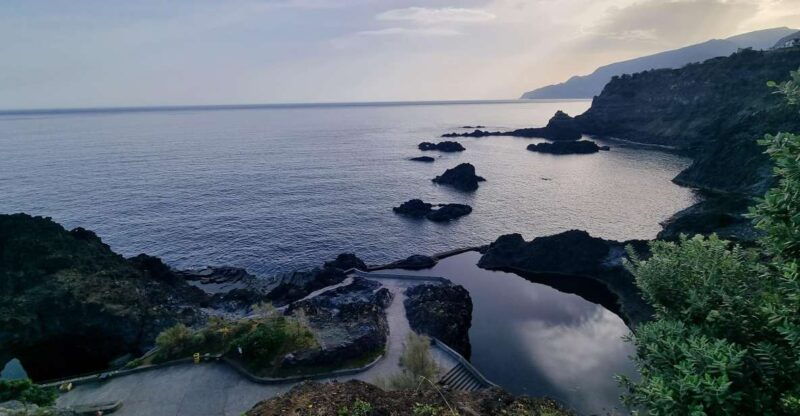 madeira-skywalk-fanal-natural-pools-4x4-jeep-tour