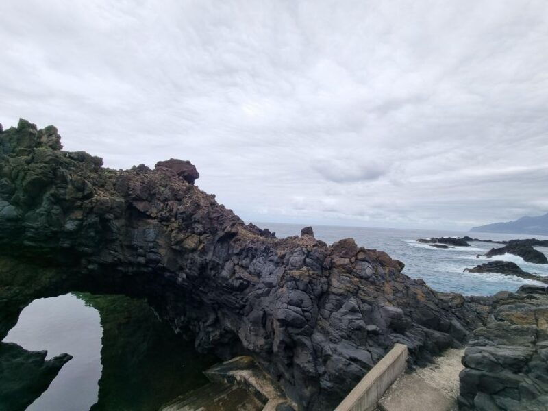 madeira-skywalk-fanal-natural-pools-4x4-jeep-tour