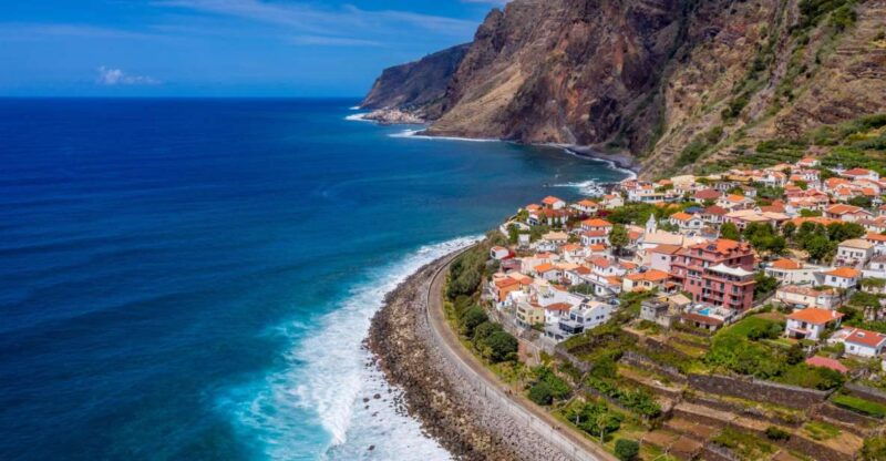 madeira-southwest-coast-run-anjos-waterfall-4x4-tour