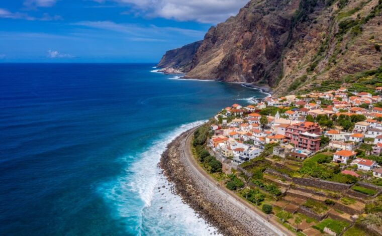 madeira-southwest-coast-run-anjos-waterfall-4x4-tour