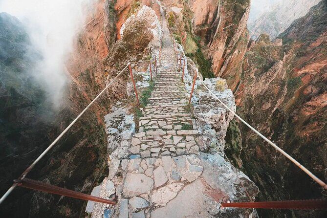 Madeira: Sunrise at Pico do Arieiro & Hike Larano trail - The Experience: How It All Comes Together