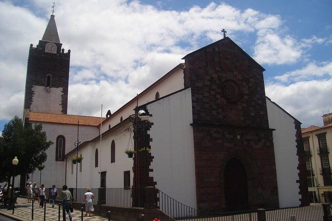madeira-wine-tasting-and-funchal-city-tour