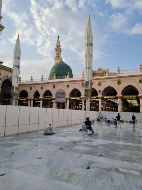 Madina: Guided Tour of the City's Historical Sights - An In-Depth Look at the Tour Experience