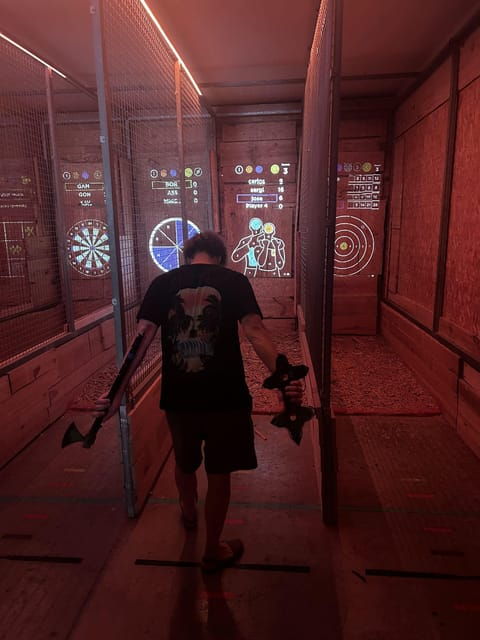 madrid-atocha-interactive-axe-throwing-2h