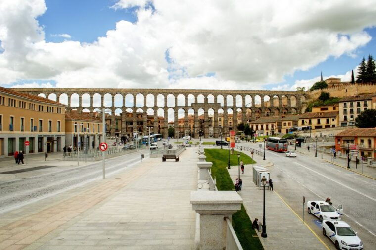 madrid-avila-with-walls-and-segovia-with-alcazar-tour