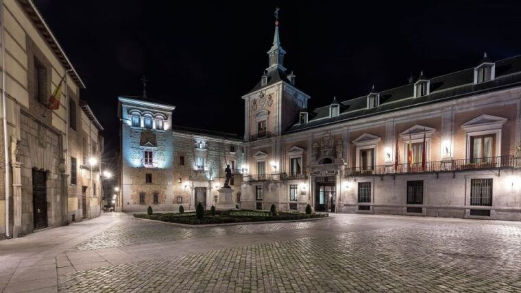 madrid-enchanted-evening-walking-tour-in-spanish