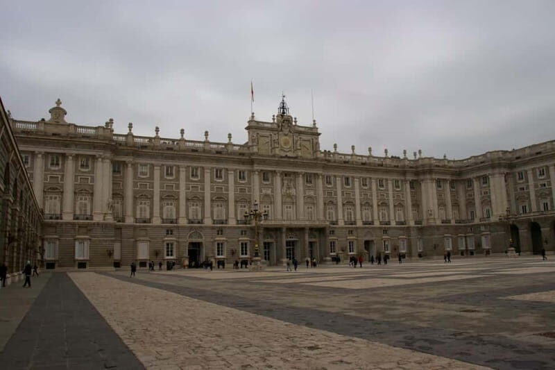 Madrid: From Royalty to Revolution Walking Tour - Madrid: From Royalty to Revolution Walking Tour