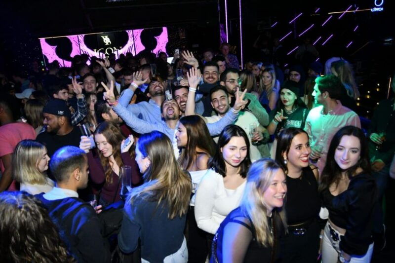madrid-guided-pub-crawl-madrid-experience-and-club-entry