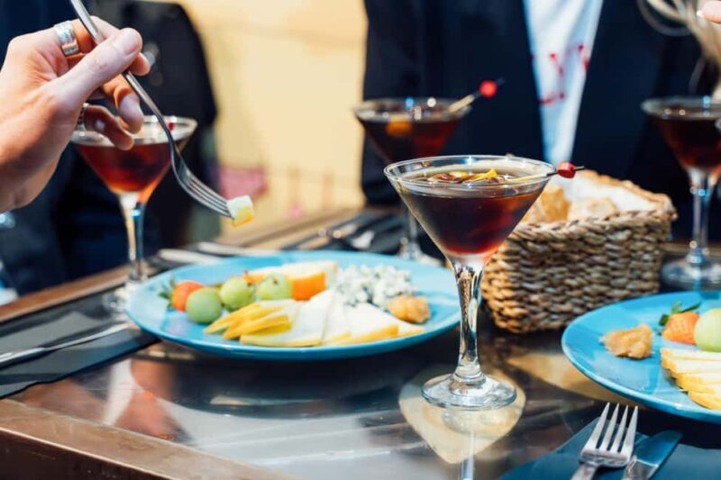 Madrid: Guided Tapas Food Tour with Dinner - Food & Drinks: Quality & Variety