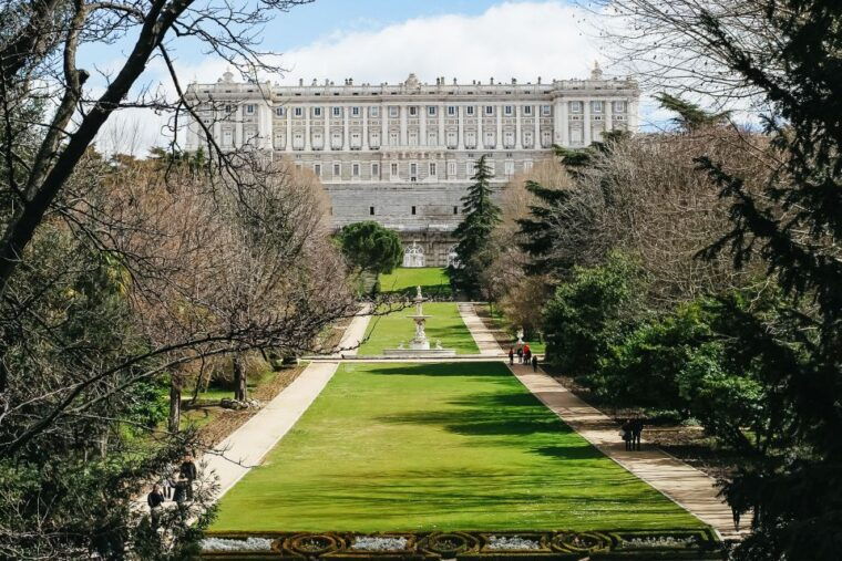 madrid-guided-tour-of-the-royal-palace-with-fast-access
