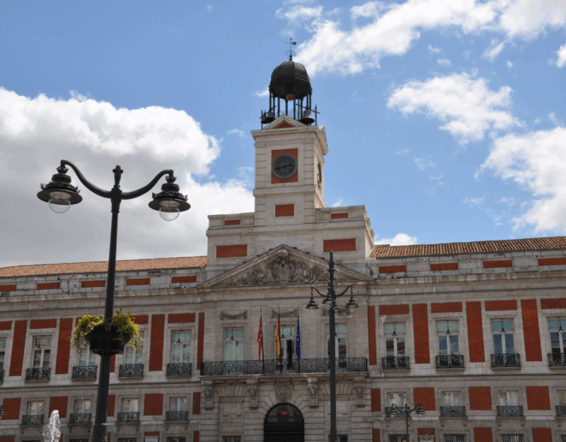 madrid-guided-walking-tour-of-the-austrias-neighborhood