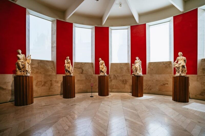 madrid-highlights-entrance-to-prado-museum