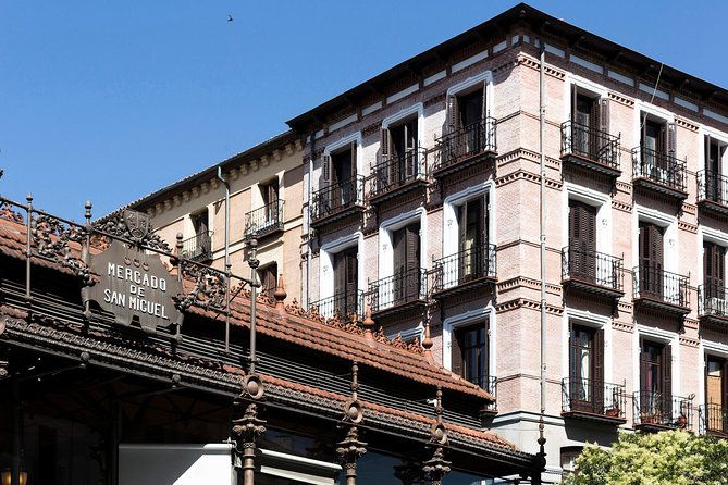 madrid-highlights-tour-with-santiago-bernabeu-stadium-entrance