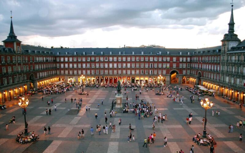 Madrid: La Latina Walking Tour with Tapas and Drink - Key Points 