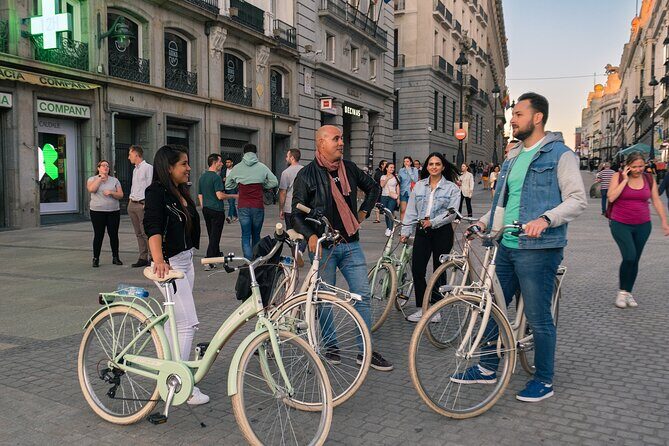 Madrid Night: Vintage Bike Tour Highlights with Optional Tapas - Who Is This Tour Best For?