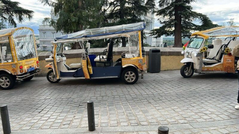 madrid-panoramic-tour-with-private-guide-in-yellow-tuk-tuk