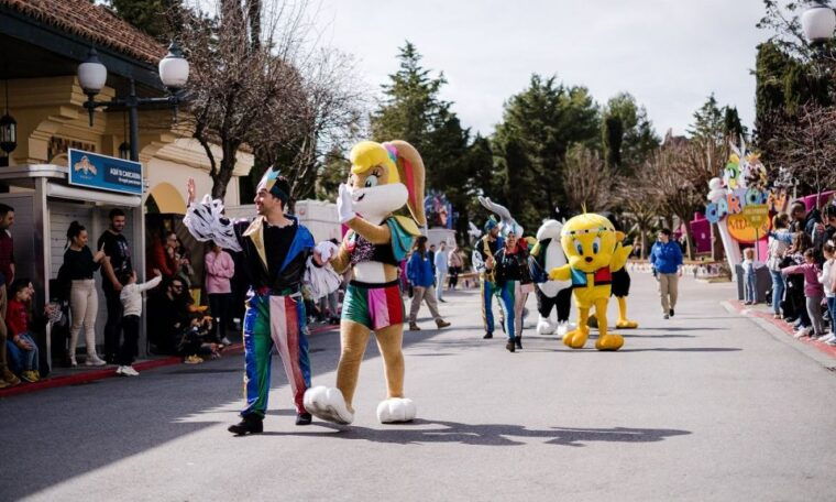 madrid-parque-warner-ticket-and-roundtrip-transportation