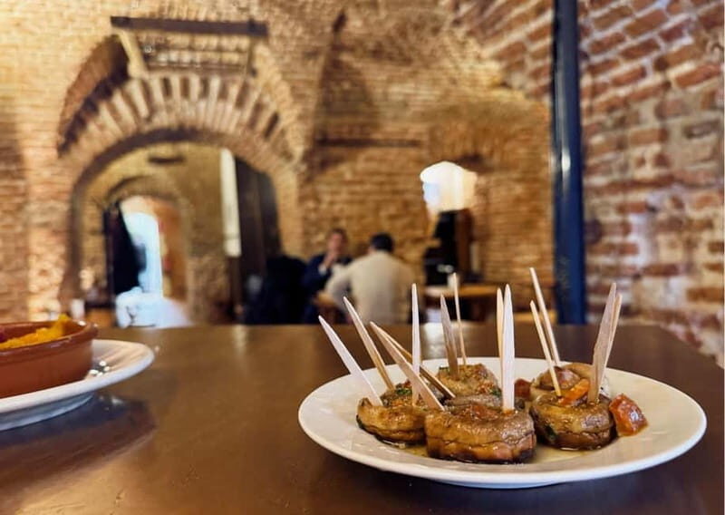 Madrid: Prado Museum and Tapas & Wine Tour with Local Guide - Key Points