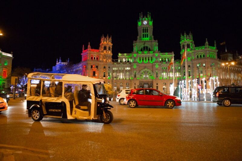 madrid-private-christmas-lights-tour-by-eco-tuk-tuk
