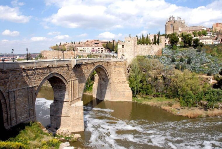 madrid-private-day-trip-to-toledo-segovia