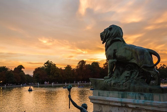 madrid-private-night-walking-custom-tour-with-tapa-and-a-drink