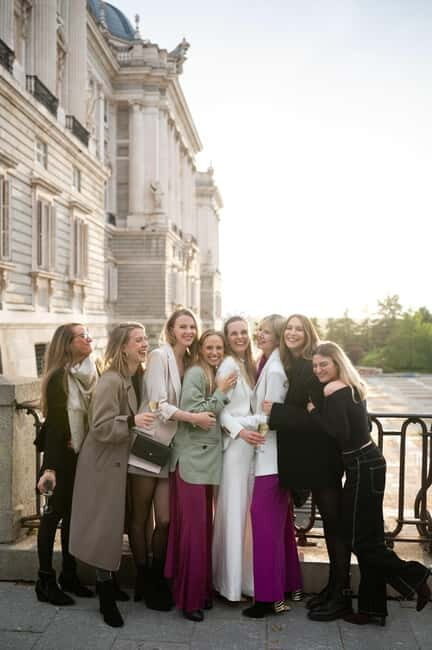 Madrid: Private Photo Shooting with Pro Photographer - Who Should Consider This Experience?